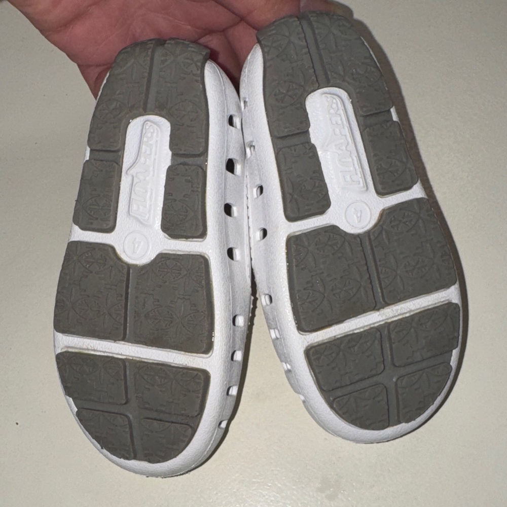 Floaters baby size 4 prodigy driver White driving Water Shoes new - Picture 7 of 8